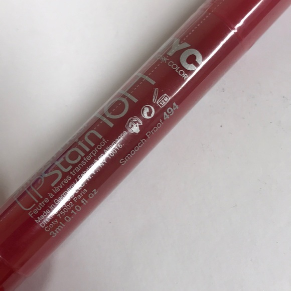 NYC Smooch Proof Lip Stain 16H 494 Red Sealed - Picture 3 of 3